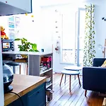 Designe Apartment In Montmartre